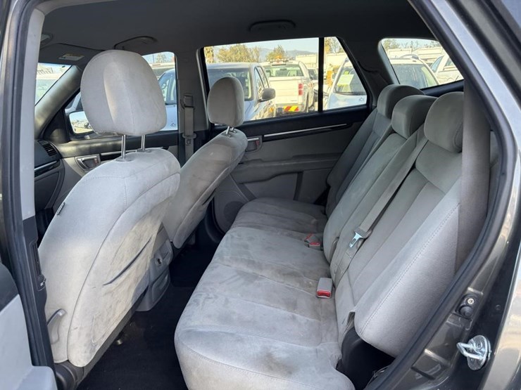 2009-hyundai-santa-fe-image-16