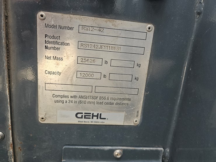 2014-gehl-rs12-42-image-11