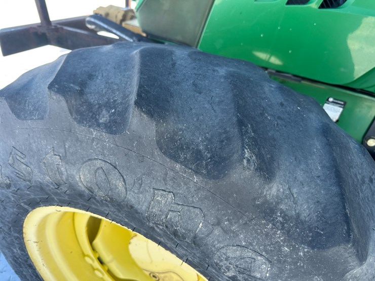 2014-john-deere-6105m-image-8