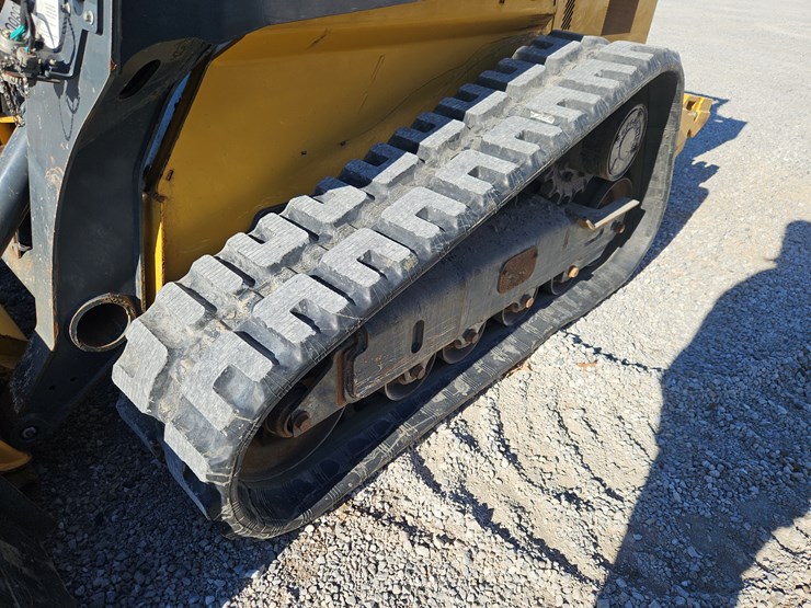 2021-deere-325g-image-23