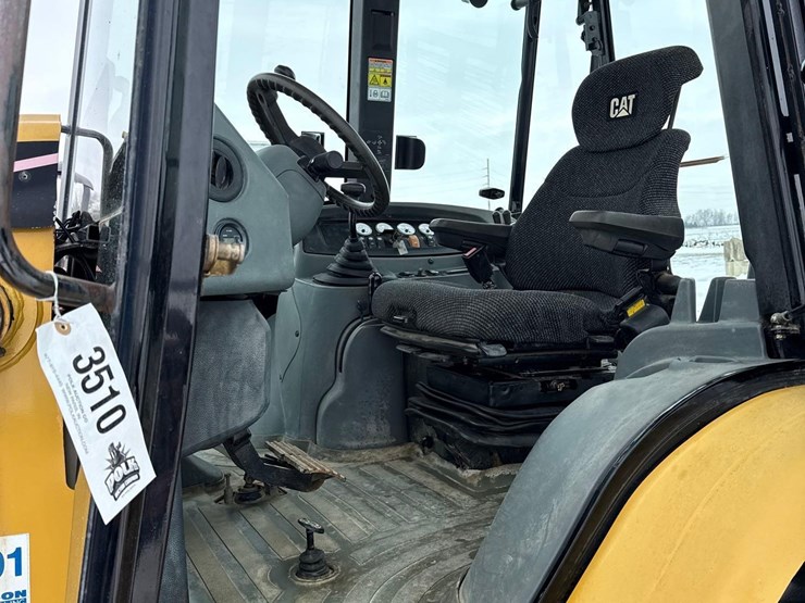 caterpillar-430d-image-22