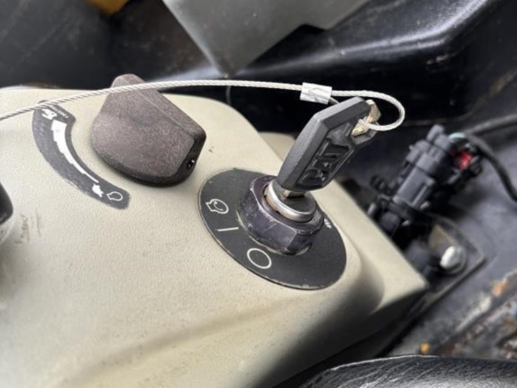 2018-caterpillar-303-image-37