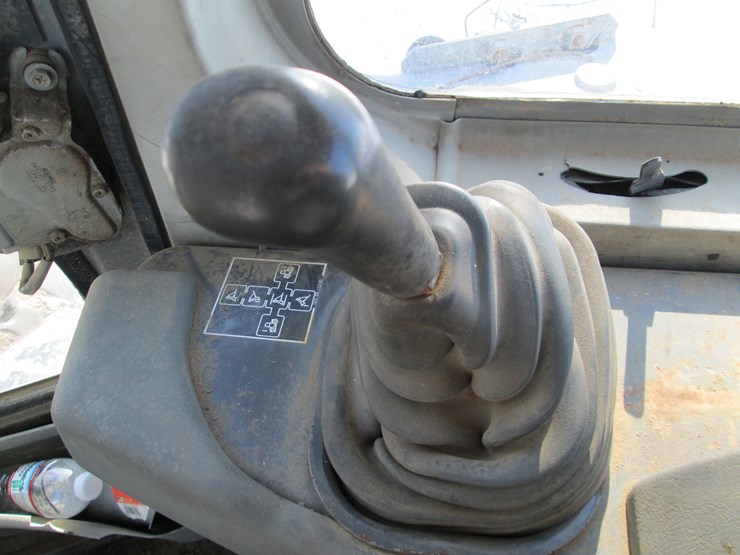 komatsu-d65p-image-28