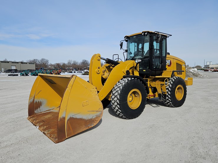 2023-caterpillar-926m-image-1