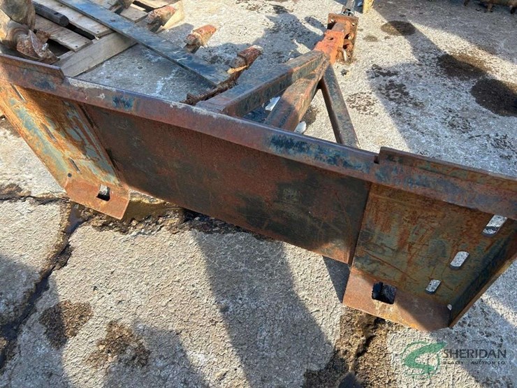 skid-steer-hitch-attachment-image-2