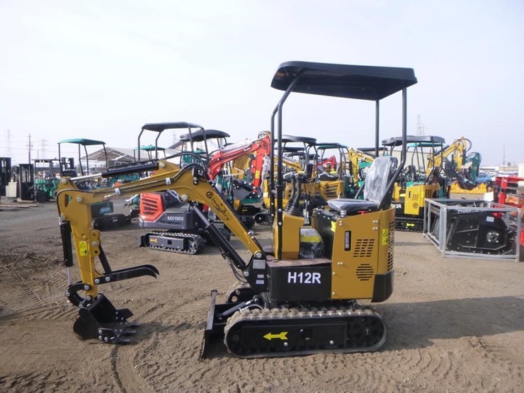 agt-h12r-hydraulic-excavator-image-5