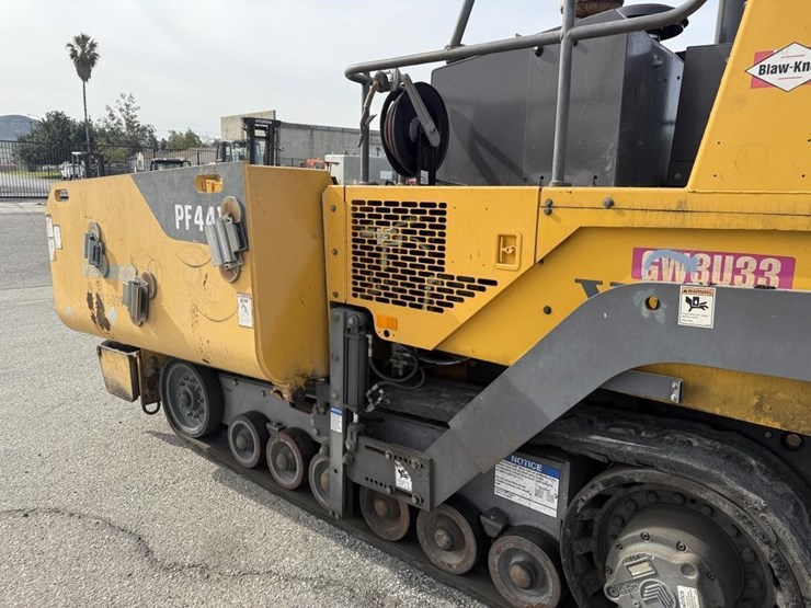 2016-volvo-blaw-knox-pf-4410b-asphalt-paver-image-23