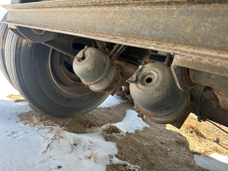 2016-timpte-hopper-bottom-image-16