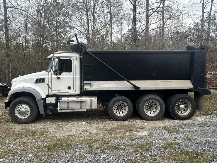 #9999991-•-2018-mack-gu713-dump-truck-image-2