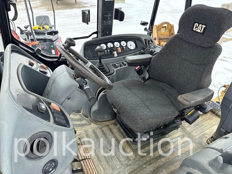 caterpillar-430d-image-23