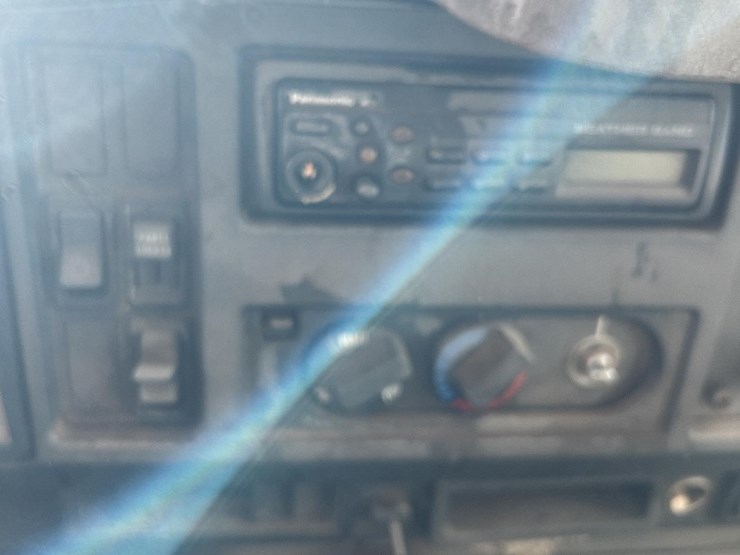 2001-international-4700-image-37