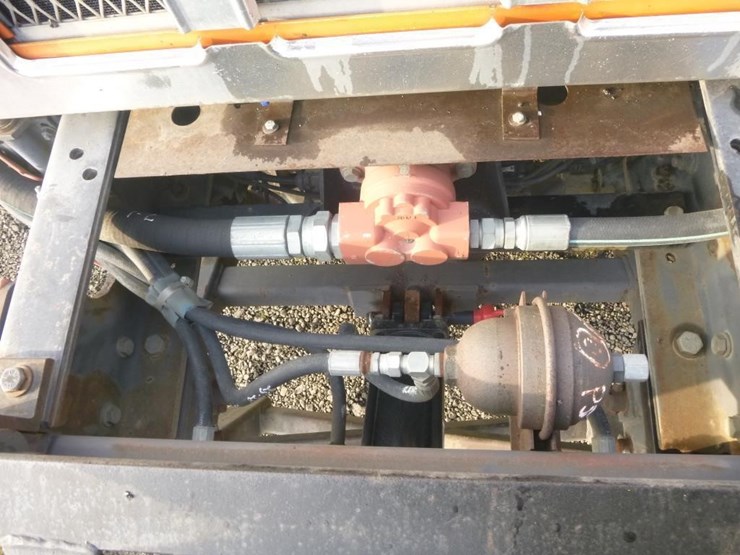 2001-international-2574-image-28