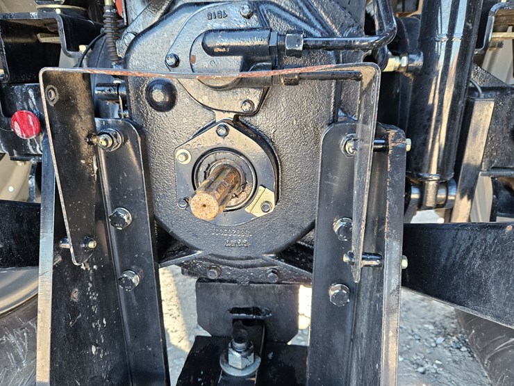 2021-mahindra-9125p-image-13