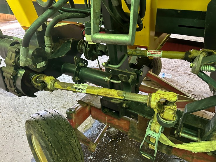 2011-new-holland-92c-image-13