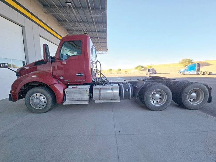 2019-kenworth-t880-image-1