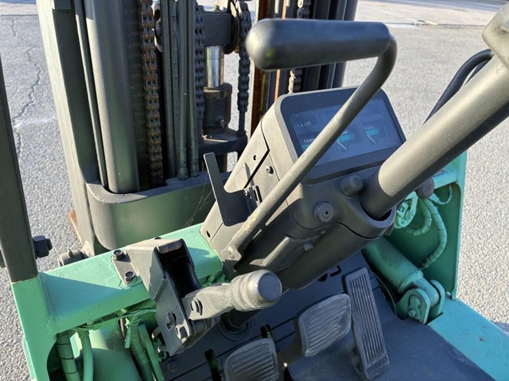 mitsubishi-fgc25-image-17