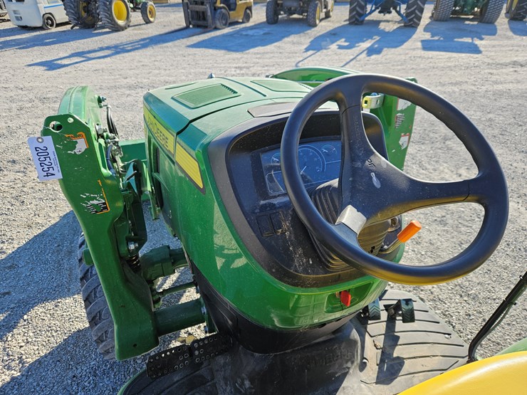 2023-john-deere-3033r-image-19