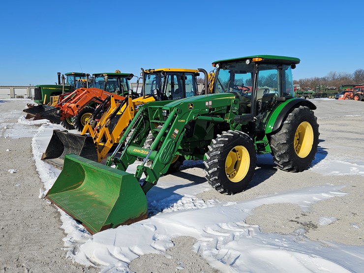 2014-john-deere-5100e-image-1