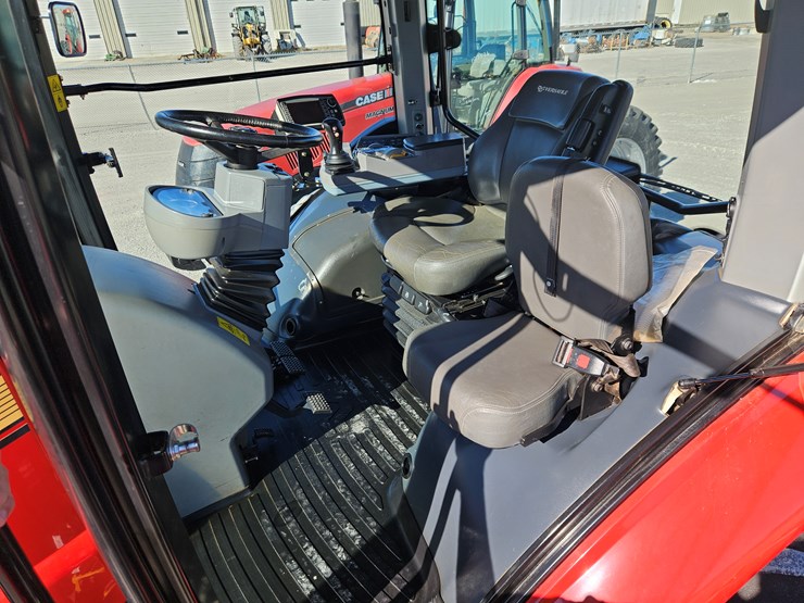 2013-versatile-260-image-7