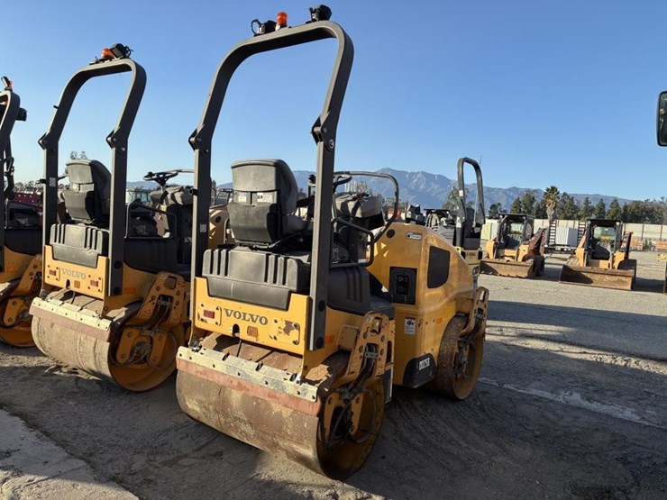 2018-volvo-dd25b-image-3