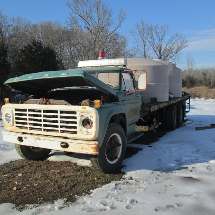 1974 FORD F700