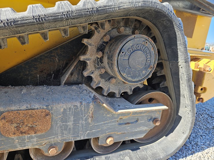 2021-deere-325g-image-22