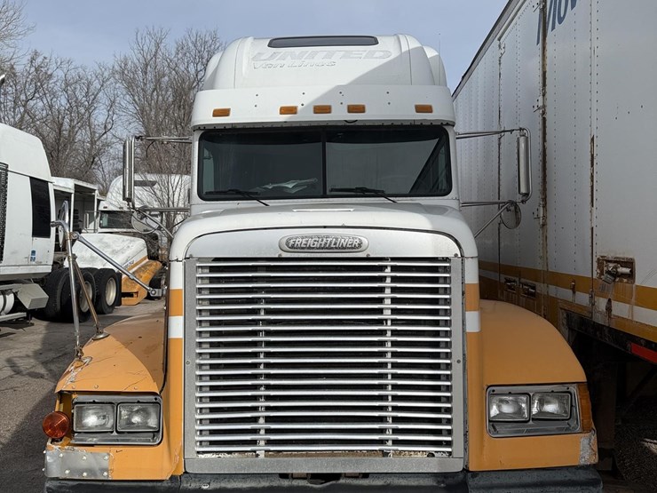 1988-freightliner-flc120-image-2