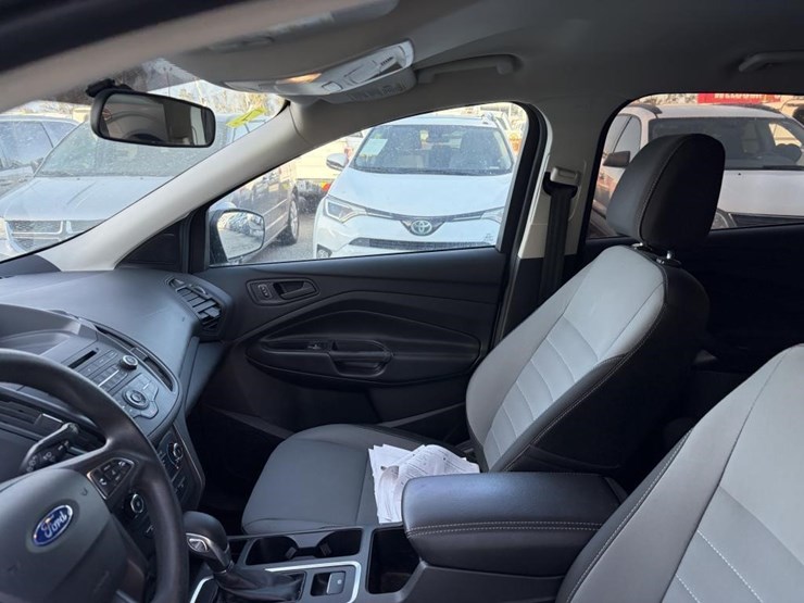 2017-ford-escape-image-14