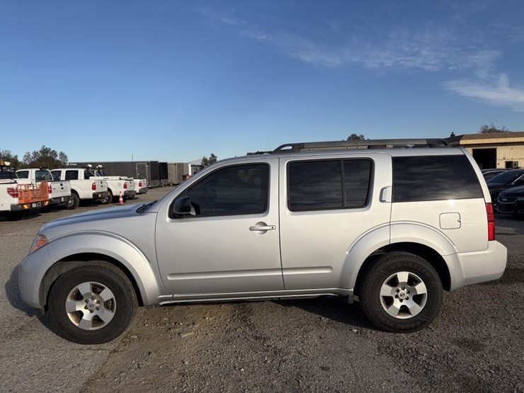 2012-nissan-pathfinder-image-7