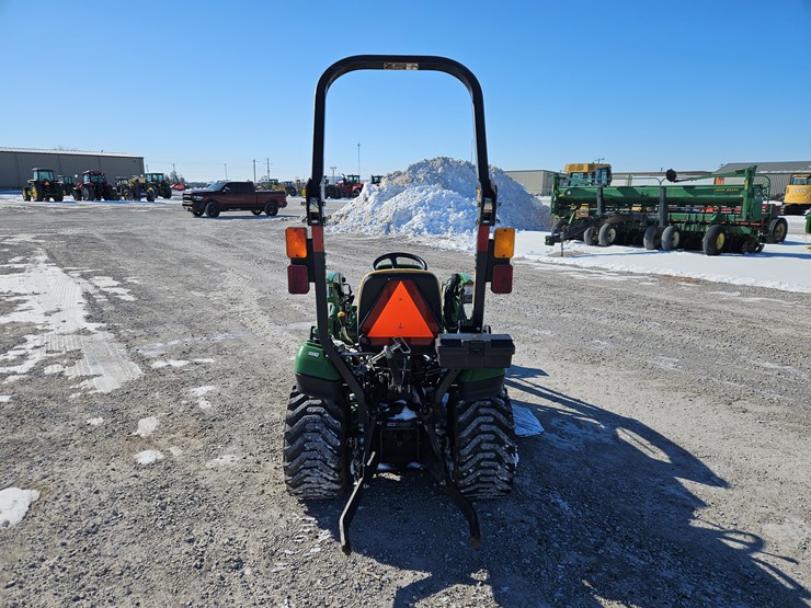2018-john-deere-1023e-image-17