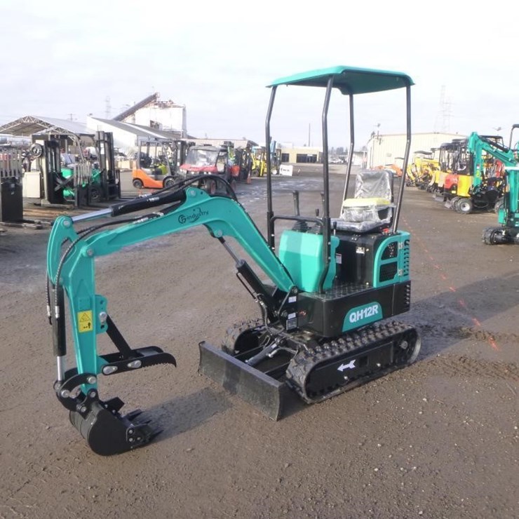 AGT QH12R Hydraulic Excavator