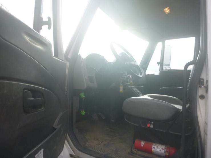 2012-international-durastar-4400-image-9