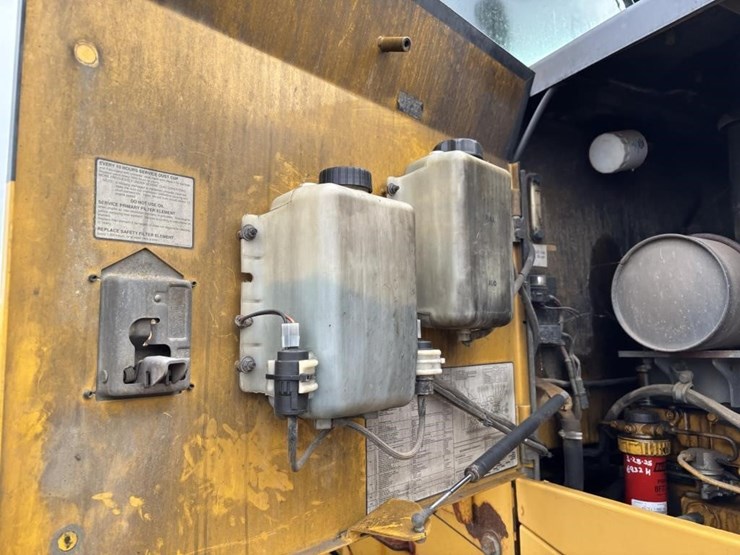 2005-deere-624j-image-48