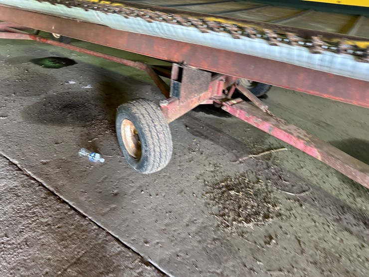 2011-new-holland-92c-image-40