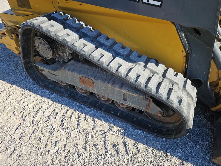 2021-deere-325g-image-14