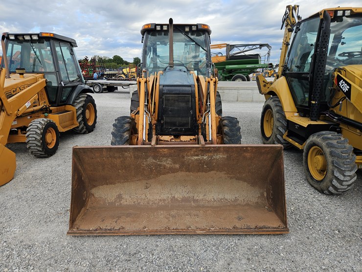 2012-case-580sn-image-2