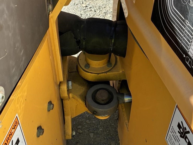 2018-volvo-dd25b-image-13