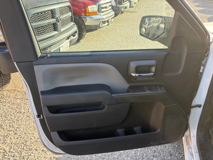 2018-chevrolet-silverado-1500-image-10