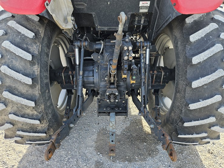 2015-case-ih-farmall-110a-image-14