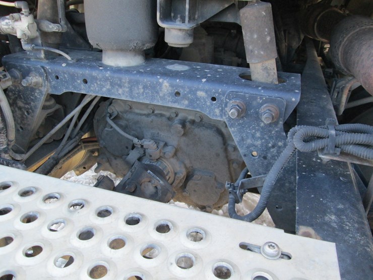 2013-international-8600-image-14