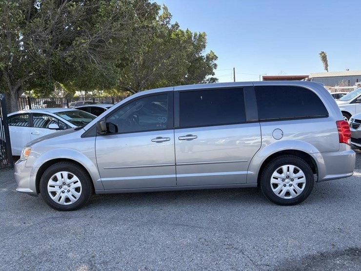 2014-dodge-grand-caravan-image-8