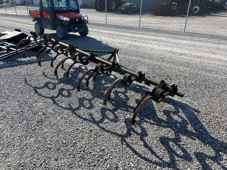 #208738-•-john-deere-chisel-rig-image-3