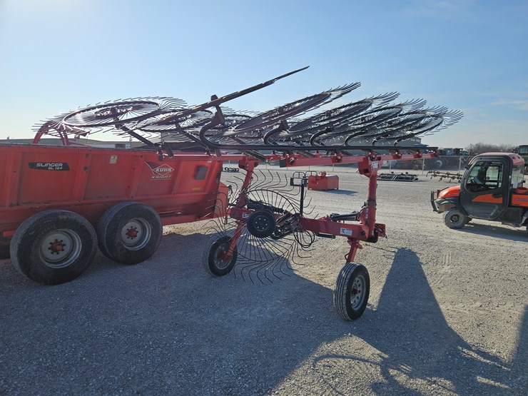 #205128-•-h-&-s-ar3212-wheel-rake-image-9