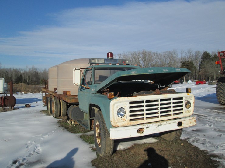1974-ford-f700-image-2