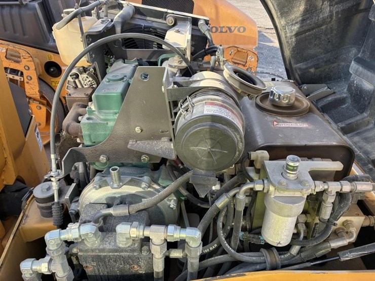 2018-volvo-dd25b-image-18