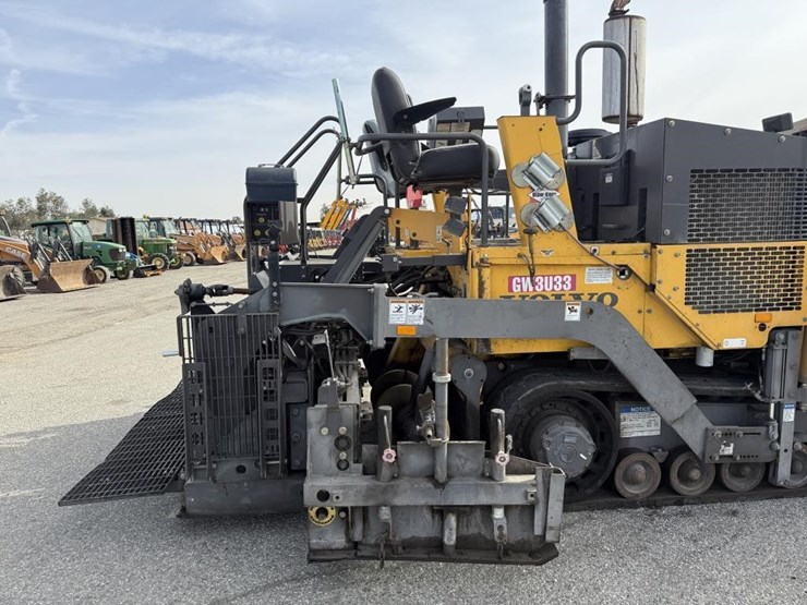 2016-volvo-blaw-knox-pf-4410b-asphalt-paver-image-35