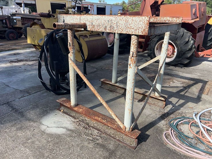 mobile-sand-blaster-and-rack-image-4