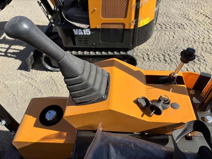 2025-vicsec-vc15-hydraulic-excavator-image-14