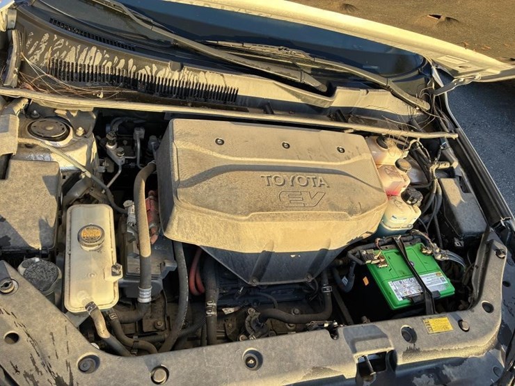 2014-toyota-rav4-image-7