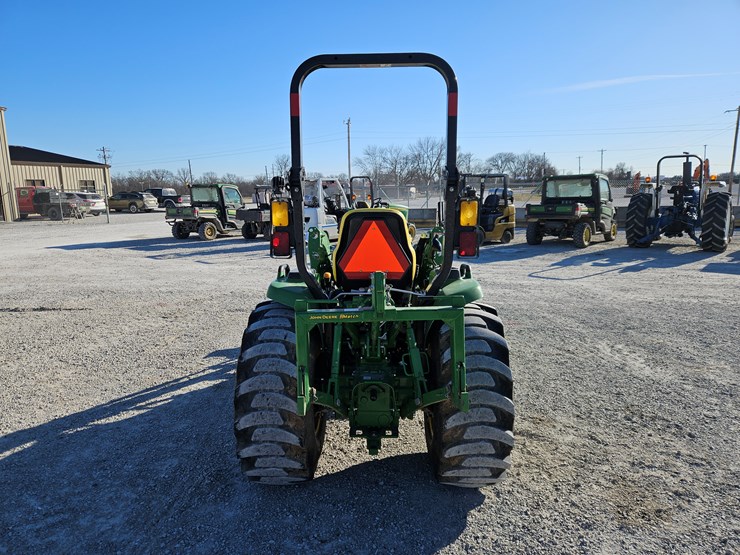 2023-john-deere-3033r-image-10